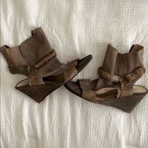 Women's Diba slouchy brown wedge sz 10